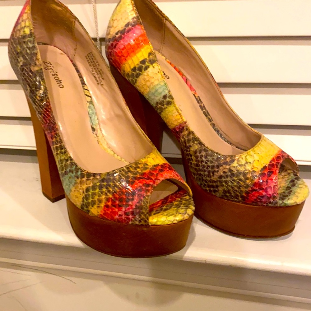 Shoe